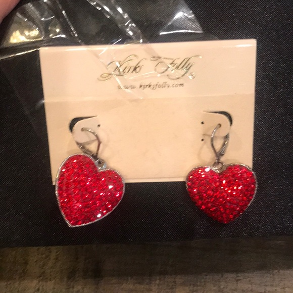 Black clutch with heart earrings - Picture 3 of 3